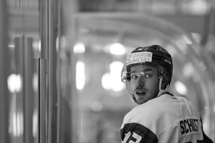 article viviane zenner doublement emmure